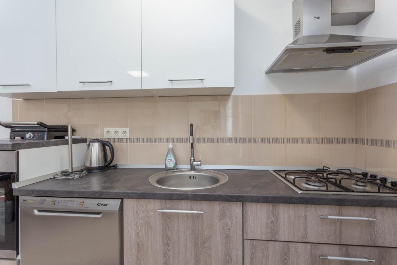 Apartments Edi - Zf Hvar ฮวาร์ ภายนอก รูปภาพ