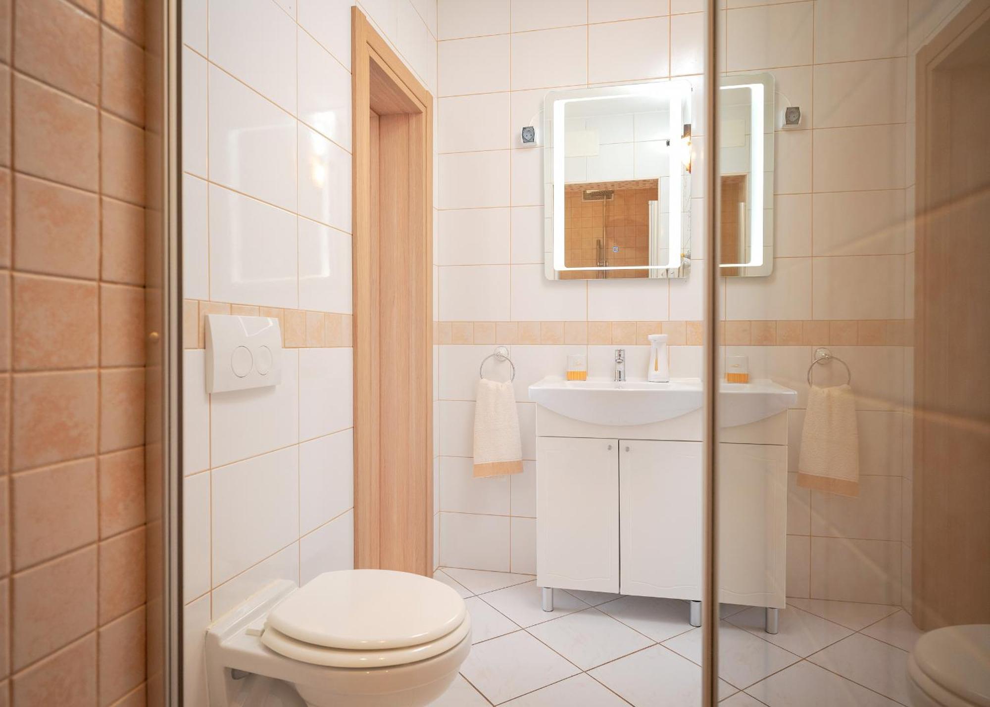 Apartments Edi - Zf Hvar ฮวาร์ ภายนอก รูปภาพ