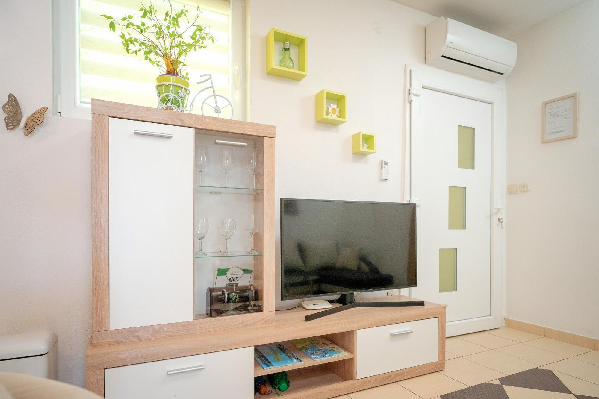 Apartments Edi - Zf Hvar ฮวาร์ ภายนอก รูปภาพ