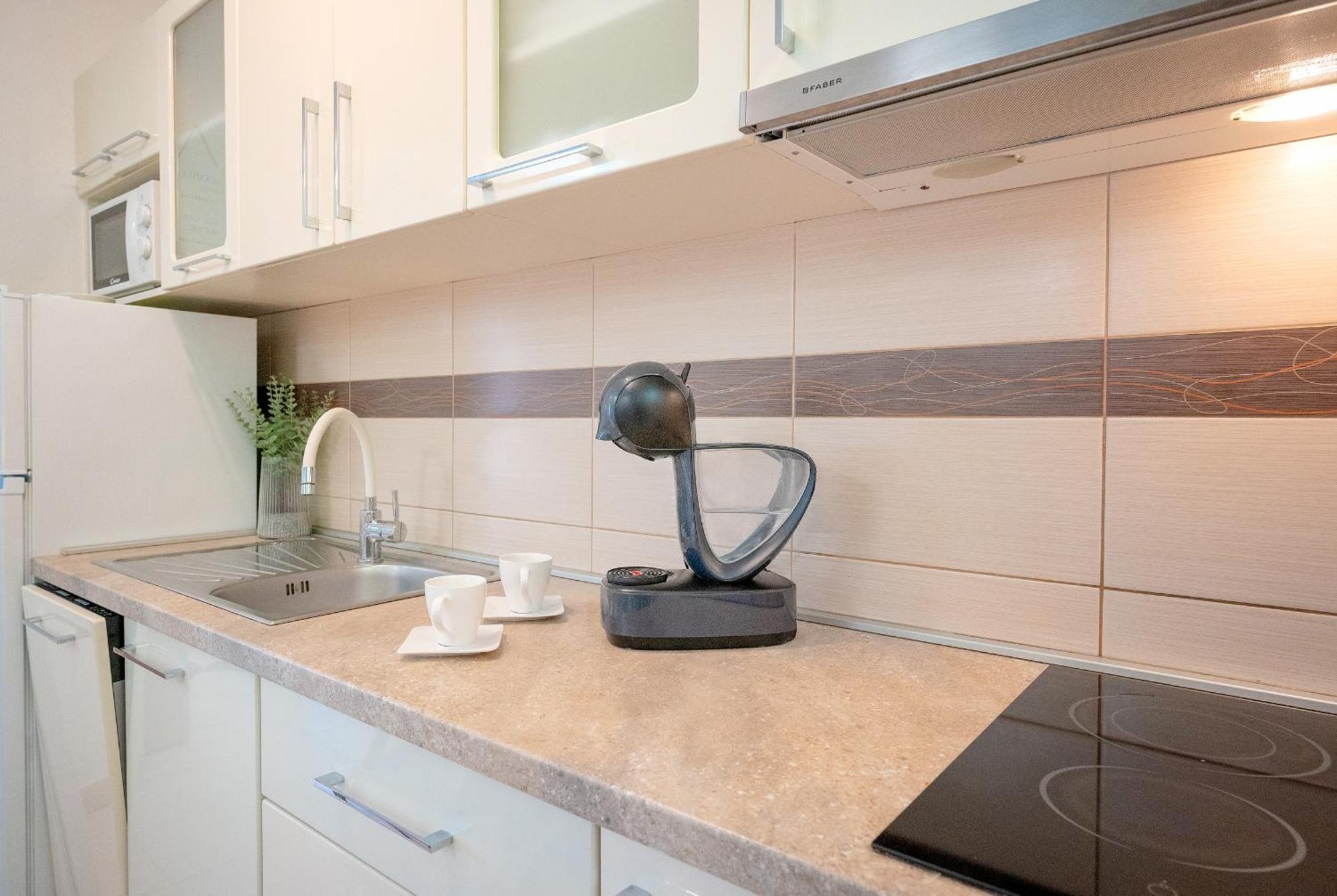 Apartments Edi - Zf Hvar ฮวาร์ ภายนอก รูปภาพ