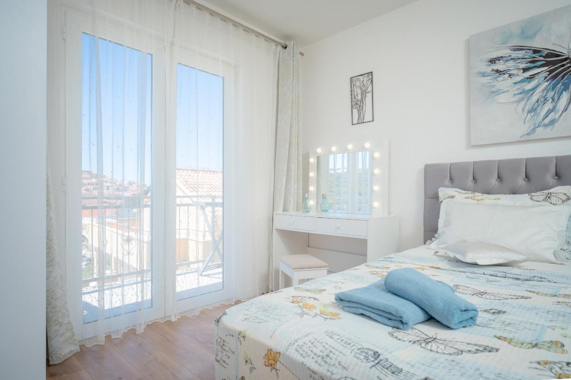 Apartments Edi - Zf Hvar ฮวาร์ ภายนอก รูปภาพ