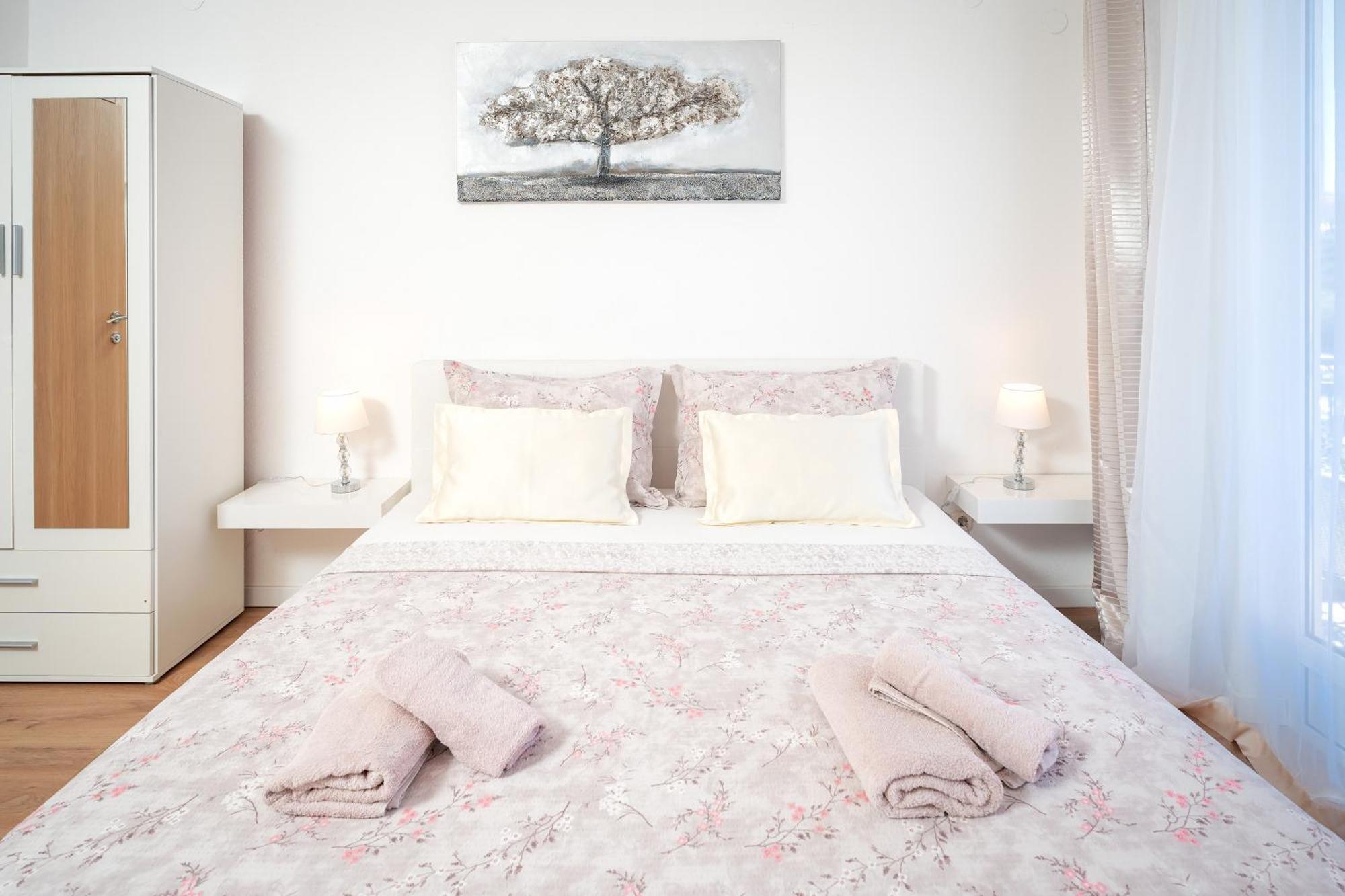 Apartments Edi - Zf Hvar ฮวาร์ ภายนอก รูปภาพ