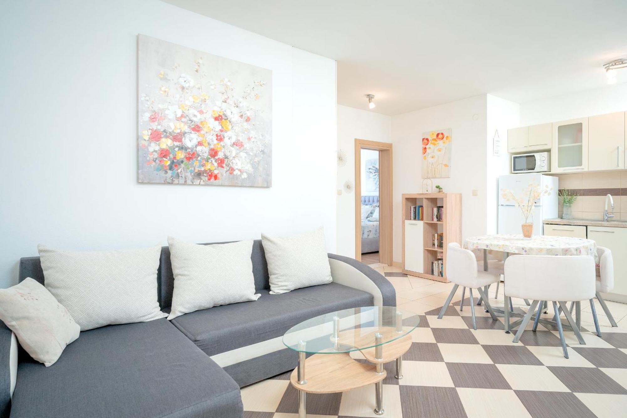 Apartments Edi - Zf Hvar ฮวาร์ ภายนอก รูปภาพ