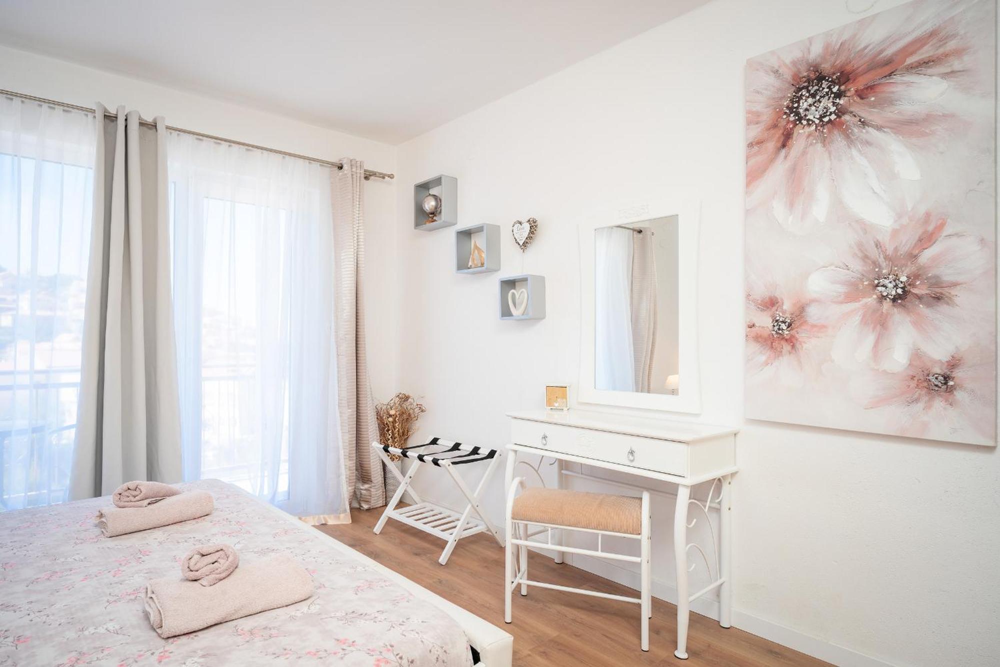 Apartments Edi - Zf Hvar ฮวาร์ ภายนอก รูปภาพ