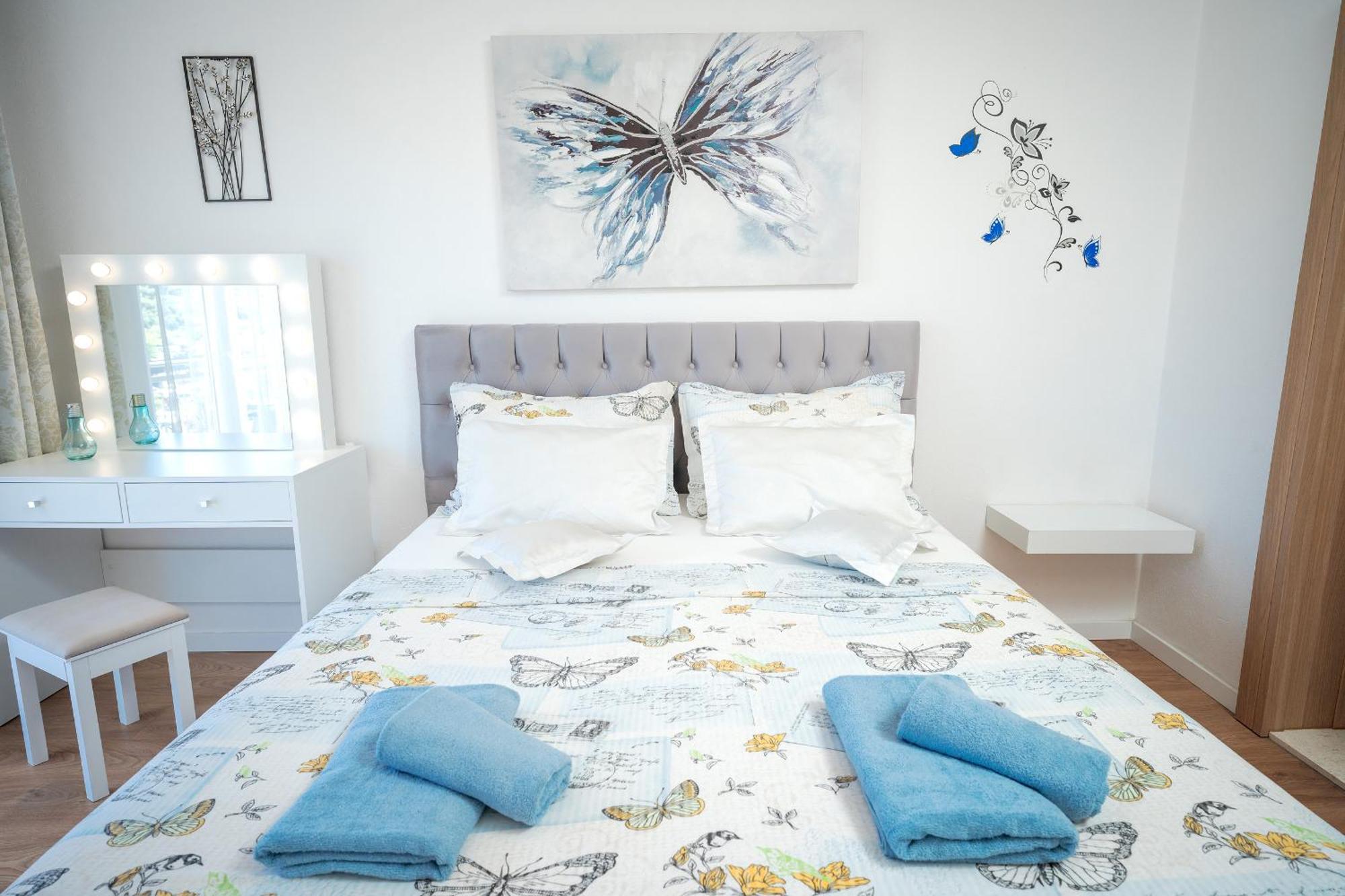 Apartments Edi - Zf Hvar ฮวาร์ ภายนอก รูปภาพ
