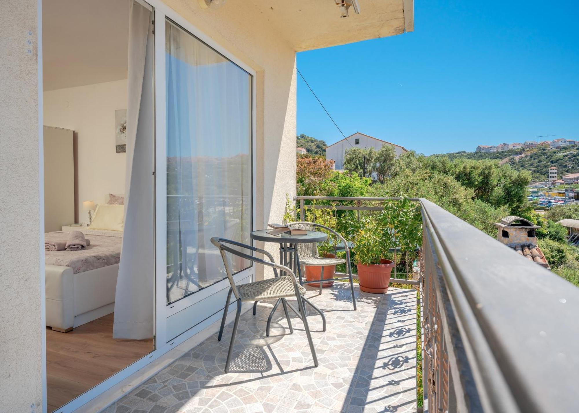 Apartments Edi - Zf Hvar ฮวาร์ ภายนอก รูปภาพ