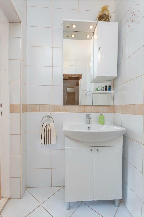 Apartments Edi - Zf Hvar ฮวาร์ ภายนอก รูปภาพ