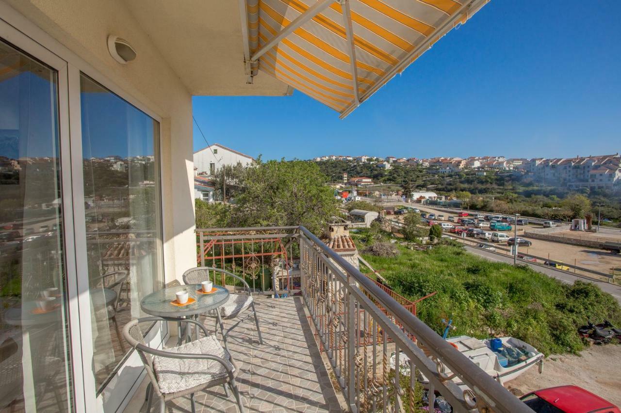 Apartments Edi - Zf Hvar ฮวาร์ ภายนอก รูปภาพ